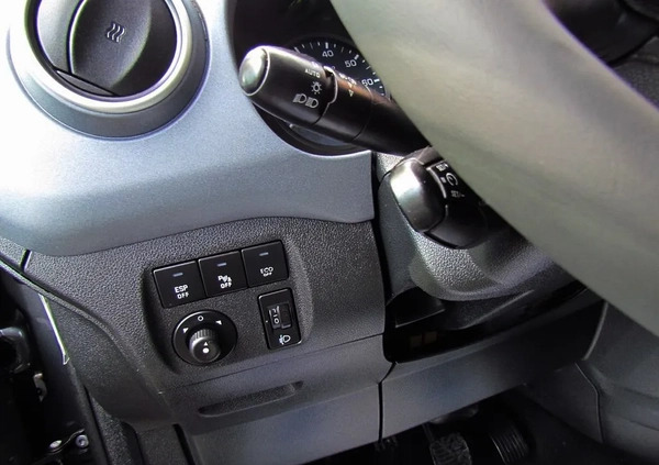 Peugeot Partner cena 28800 przebieg: 235000, rok produkcji 2013 z Kłobuck małe 466